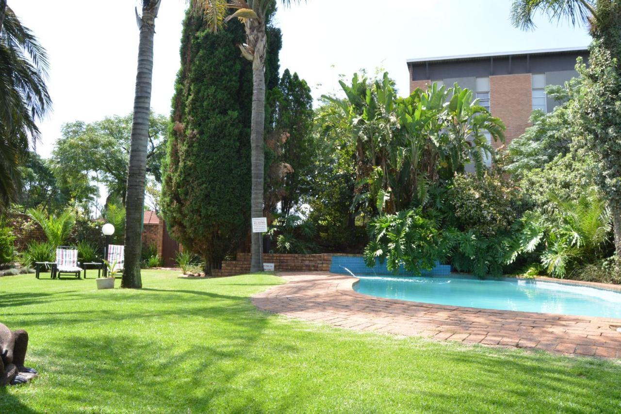Aero Guest Lodge Kempton Park Exterior photo