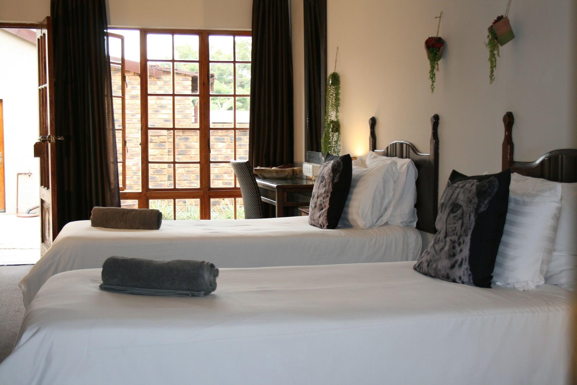 Aero Guest Lodge Kempton Park Exterior photo
