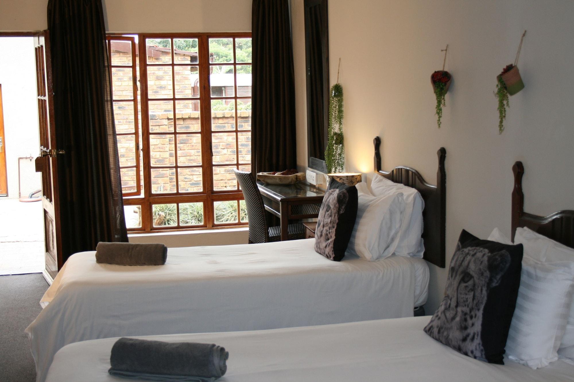 Aero Guest Lodge Kempton Park Exterior photo