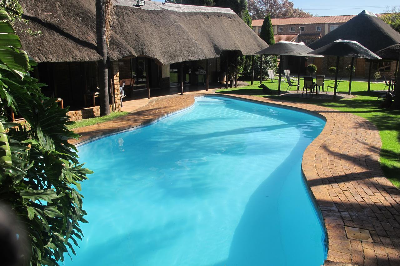 Aero Guest Lodge Kempton Park Exterior photo
