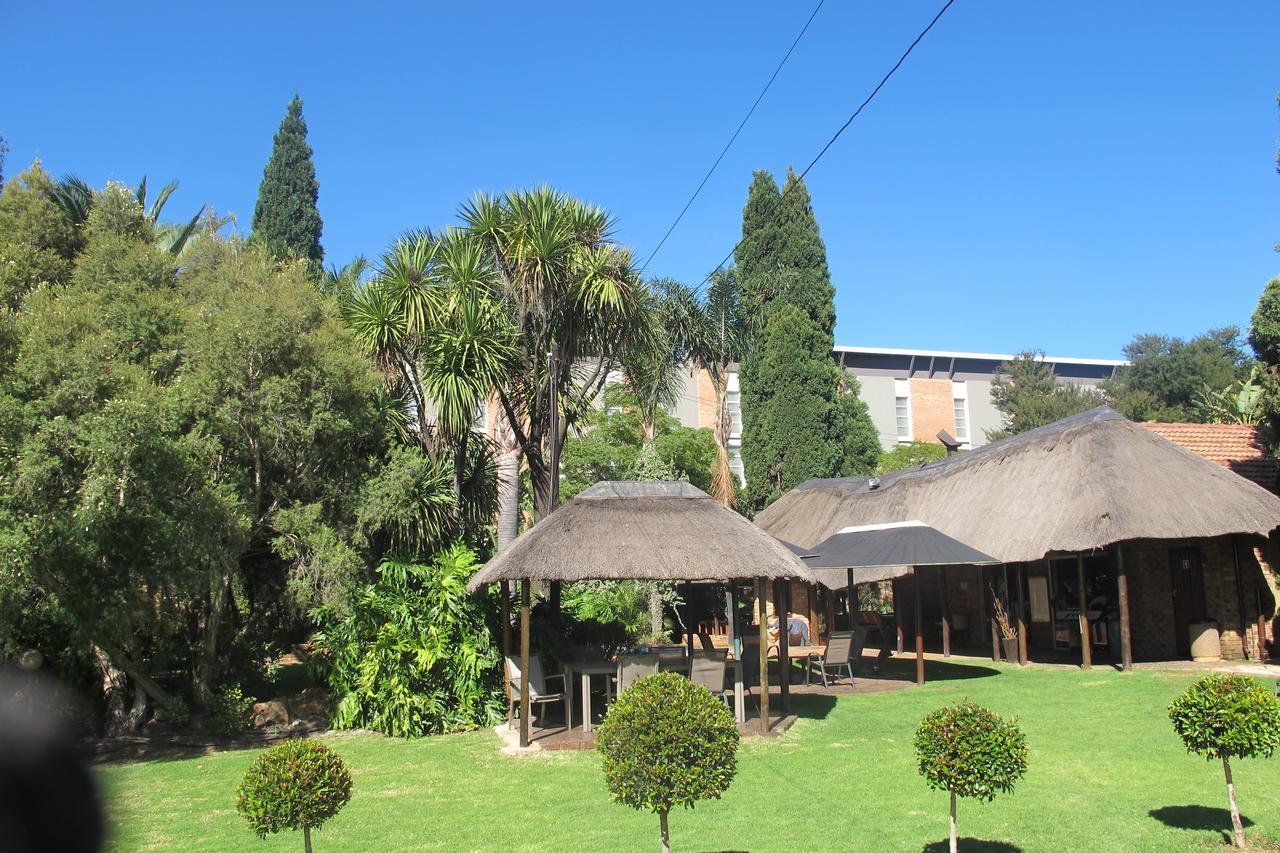 Aero Guest Lodge Kempton Park Exterior photo