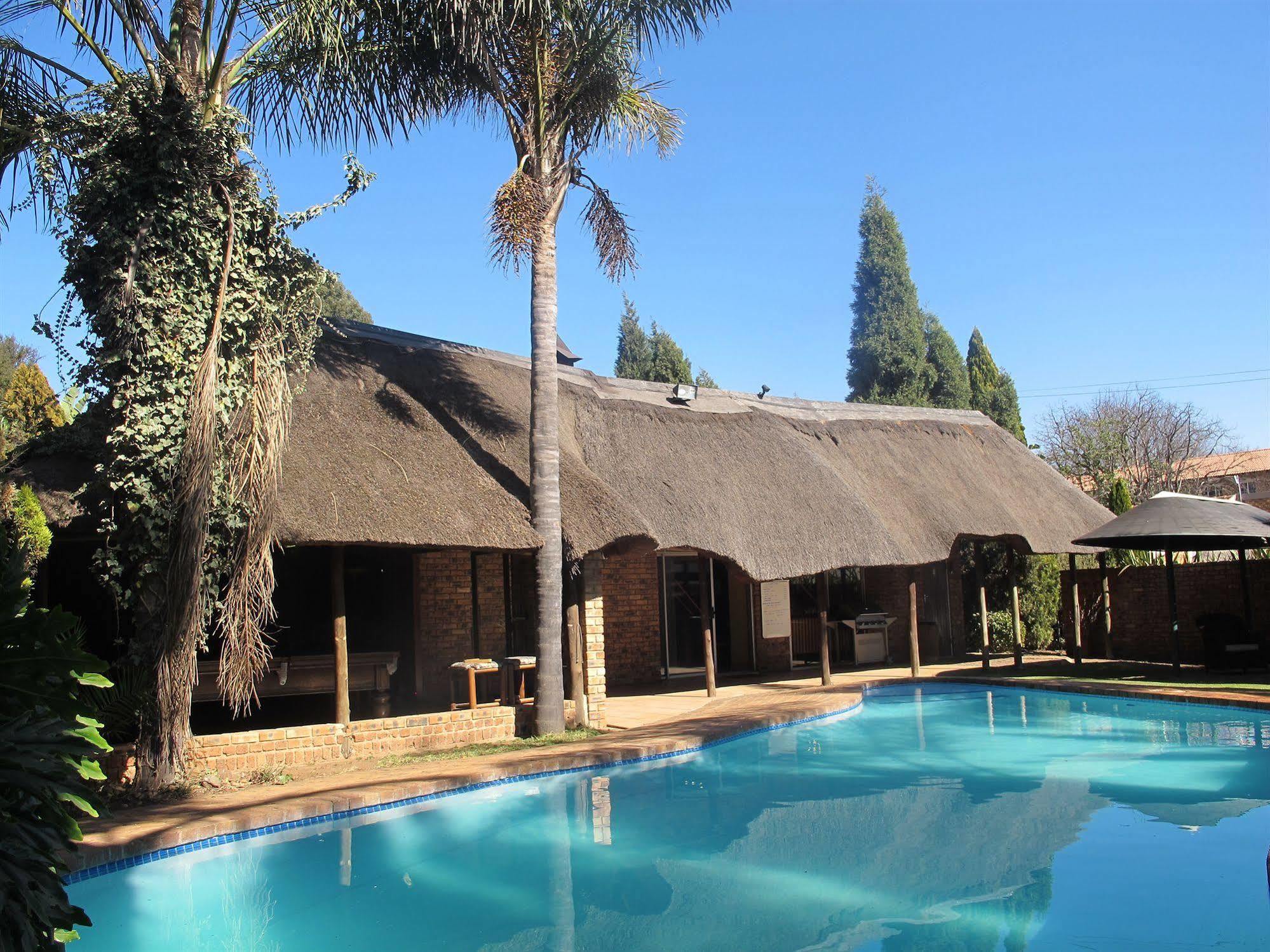 Aero Guest Lodge Kempton Park Exterior photo