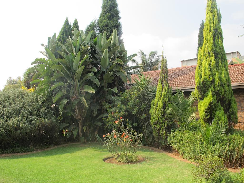 Aero Guest Lodge Kempton Park Exterior photo