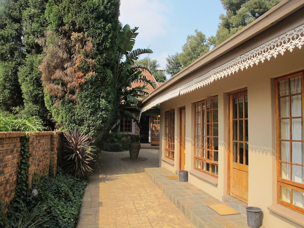 Aero Guest Lodge Kempton Park Exterior photo