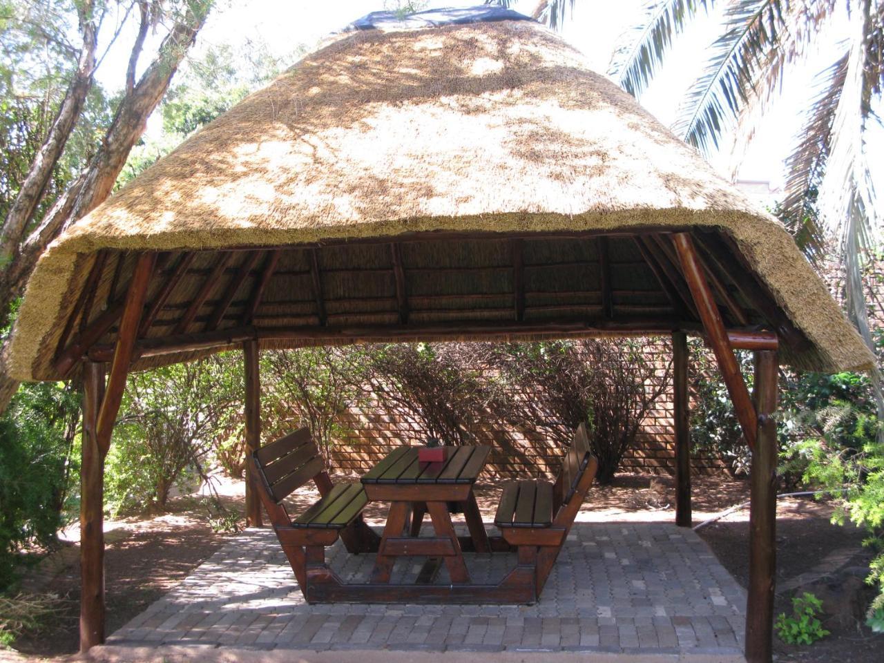 Aero Guest Lodge Kempton Park Exterior photo