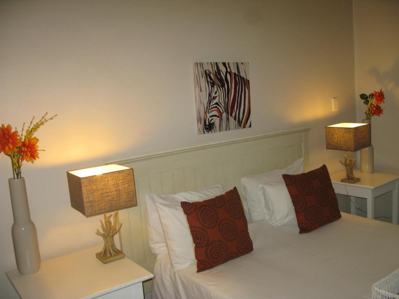 Aero Guest Lodge Kempton Park Exterior photo