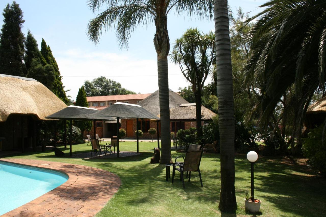 Aero Guest Lodge Kempton Park Exterior photo