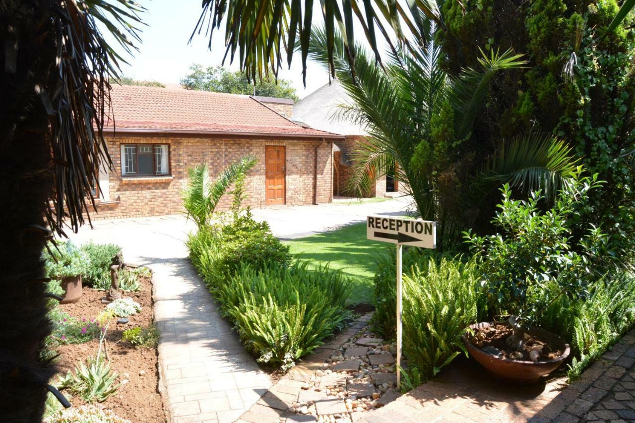 Aero Guest Lodge Kempton Park Exterior photo